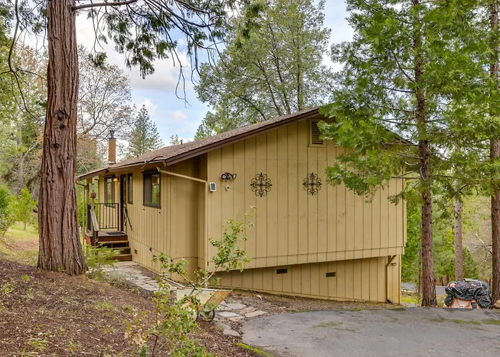 Serene Groveland Cabin Rental Near Yosemite!