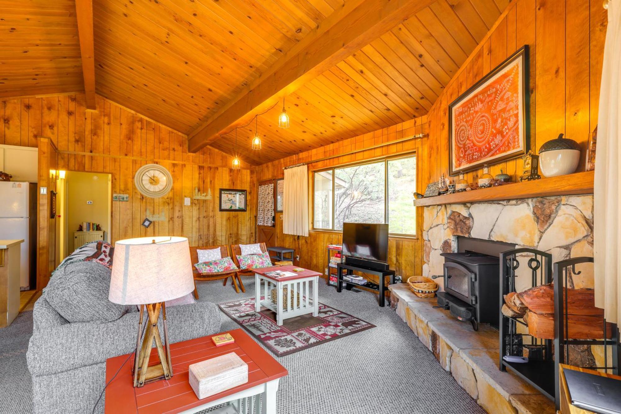 Holiday home Serene Near Yosemite! Groveland